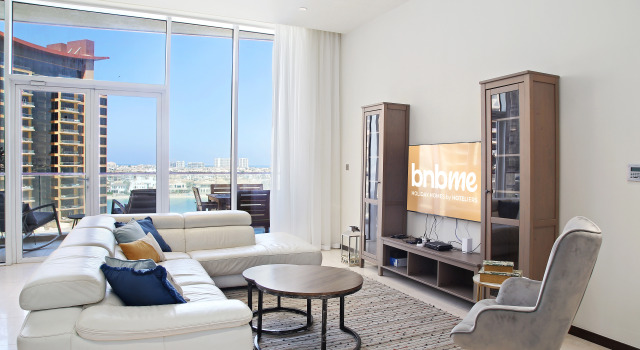 Апартаменты bnbmehomes | Look over the Palm and Arabian Sea-504, Забронировать Апартаменты/квартира Отели Пальмы Джумейра с бассейном, Бассейн