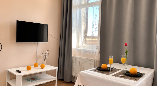 Na Reshetnikova 24 Flat, Rezerwuj Apartament Hotele w Perm z parkingiem, w pobliżu Dzerzhinsky Park, Parking