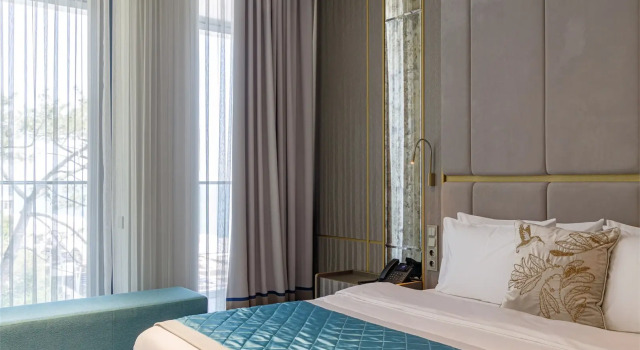 Двухместный люкс на пляже с видом на парк Отель Luciano Hotel & Spa Sochi