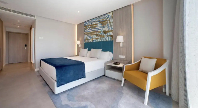 Двухместный номер Premium Deluxe с балконом Отель Alanda Marbella Hotel