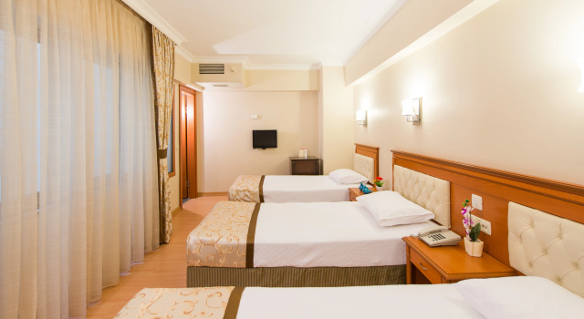 Трёхместный номер Standard с красивым видом из окна Prestige Hotel Old City