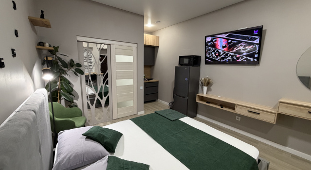 Studiya s Lichnym Vykhodom Na Ulitsu Flat, Buchen Sie Ferienwohnung Hotels in Jüdische Autonome Oblast mit Parkplatz, Parkplätze