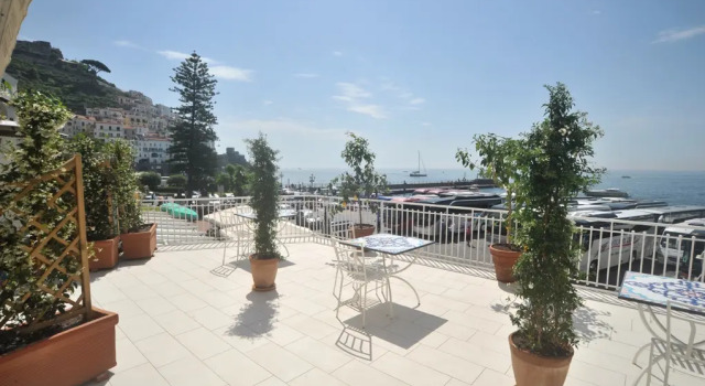 Отель CORE AMALFITANO CITY SUITES