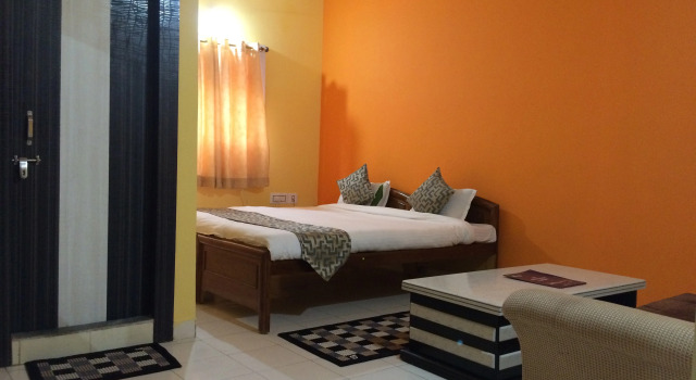 Полулюкс Hotel Arham Inn