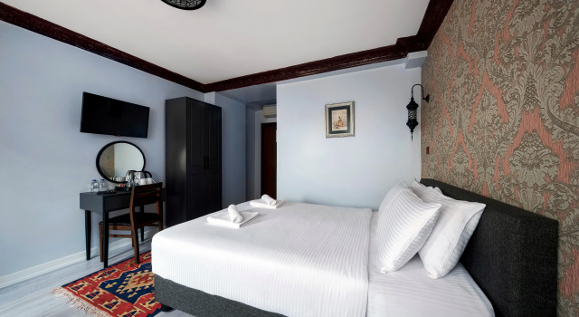 Трёхместный номер Deluxe с балконом и с частичным видом на море Mytra Hotel
