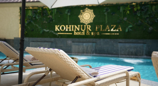 Отель Kohinur Plaza