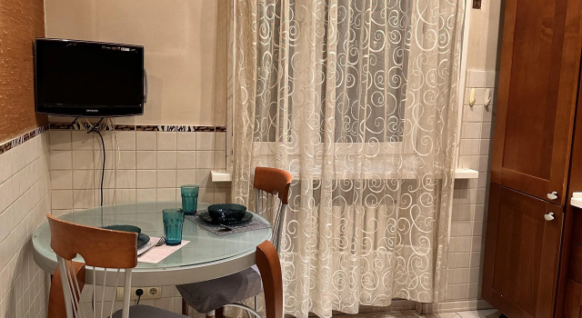 U VDNKh Flat, Rezervovat Apartmán  , poblíž Alekseyevskaya Metro Station