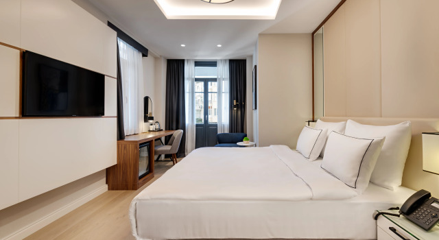 Двухместный номер Superior с балконом и с видом на город Отель Gleam Collection Hotel