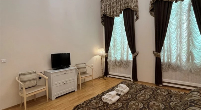 Двухместный Номер с видом из окон в атриум 1 Категория Большой двухкомнатный Отель Парк Английская набережная