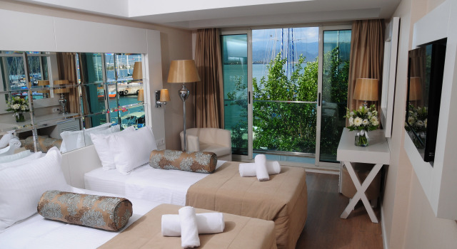 Двухместный номер Standard с балконом и с видом на море Alesta Yacht Hotel