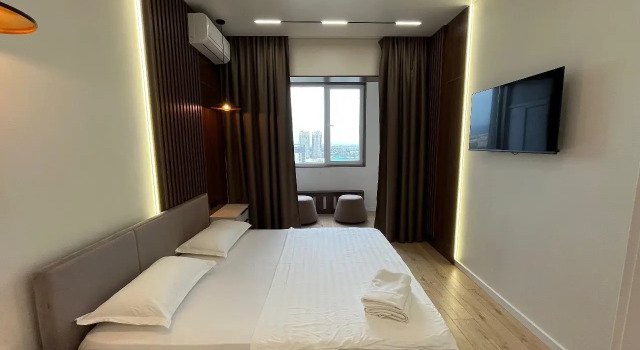S Tyoploy Atmosferoy V Kotoruyu Khochetsya Vozvraschatysya Flat, Prenota Appartamento Hotel a Almaty con parcheggio, Parcheggio