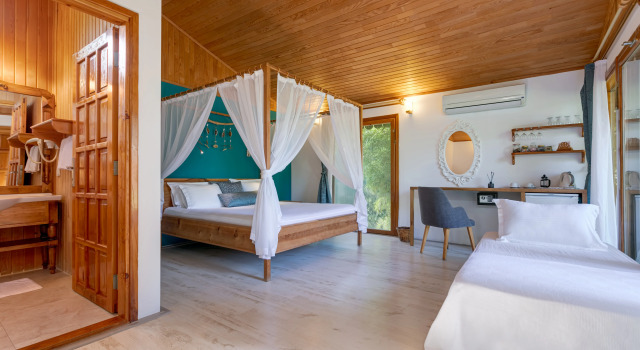 Четырёхместное бунгало Бунгало Etenna Beach Bungalows