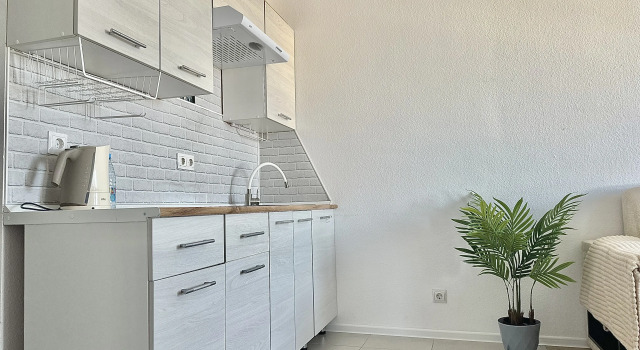 Studiya VV Apart u Metro Kotelniki na Sosnovoy 5k1 Flat, Rezervovat Apartmán Hotely v Lyuberetsky District s parkováním, Parkování