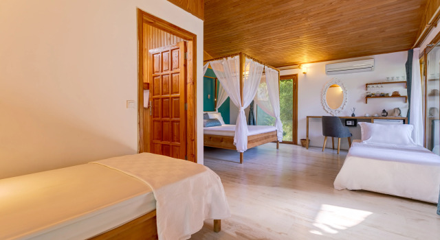 Четырёхместное бунгало Бунгало Etenna Beach Bungalows