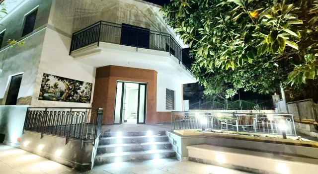 Villa Stesicoro Suite, Buchen Sie Villa SPA-Hotels in Mondello, in der Nähe von Lido di Mondello, SPA