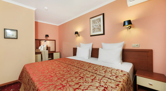 Двухместный люкс с балконом и с красивым видом из окна Отель Tizdar Family Resort & Spa Ultra All Inclusive