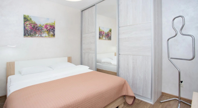 Rumer Efrosin'i Polotskoj Apartments, Buchen Sie Ferienwohnung Frunzensky Raion 