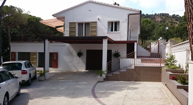 Villa Felices Juntos, Rezervați Vilă Cabane în Girona, Casetă