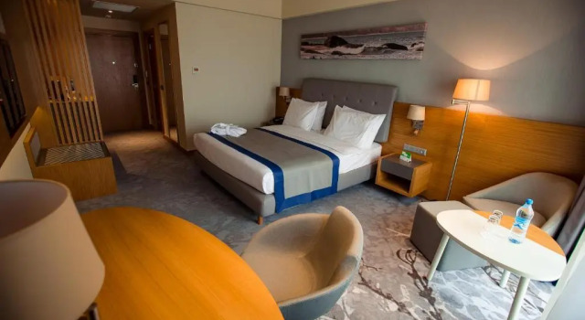 Двухместный номер Deluxe с балконом Holiday Inn Aktau by IHG