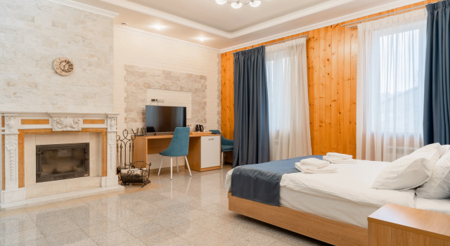 Doppel Suite mit Balkon Mandarin Hotel