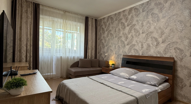 Otlichnaya na Mira 82A Flat, Đặt Căn hộ Khách sạn ở Ural có chỗ đỗ xe, Bãi đậu xe