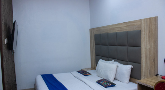 Номер Executive Отель Mayors & Diplomat Suites Opebi