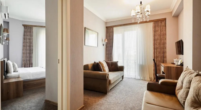 Appartamento doppio 1 camera da letto con balcone e con vista sulla città Hotel Pushkin