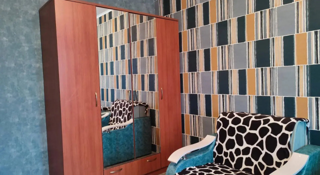 Odnokomnatnaya Oktyabryskaya 34 Flat, Book Lejlighed Hoteller i Magnitogorsk med parkering, Parkering