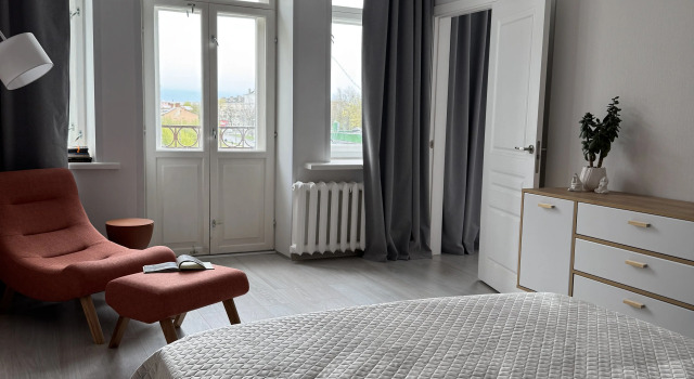 Uyutnaya yevrodvushka ryadom s Kremlem Flat, Rezerwuj Apartament Hotele w Obwód pskowski z parkingiem, Parking