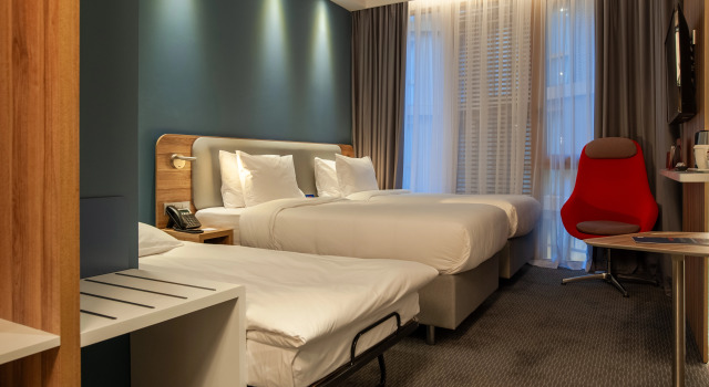 Двухместный номер Стандарт с дополнительной кроватью Отель Holiday Inn Express Avlabari