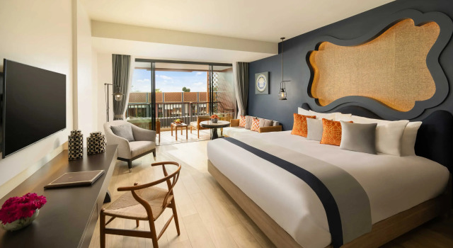 Двухместный номер Deluxe с балконом и с видом на бассейн Avista Grande Phuket Karon - MGallery