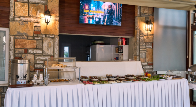 Отель Mia Hill Suites