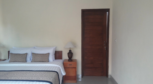 Pemuntalan Guesthouse, Забронировать Гостевой дом Отели Лембонган с парковкой, рядом с Пляж Нуса Лембонган, Парковка
