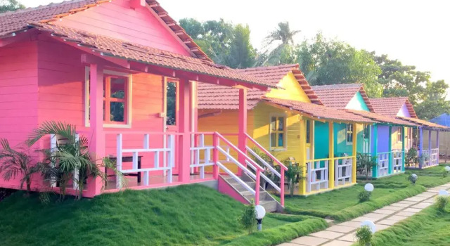 Morjim Queen Beach Resort Hotel, Boek Resort Morjim Noord-Goa