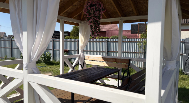 Tikhiy U Morya Private house, Book Feriehus Hoteller i Kaliningrad oblast med parkering, Parkering
