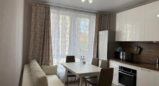 Na 3 Etazhe V Zhk Кvartal Ivakino Flat, Rezervovat Apartmán Hotely v Chimki s parkováním, Parkování