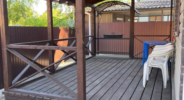 Uyutny Gostevoy Dom, Book Guesthouse Hotels in Karelia with Parking, Parking