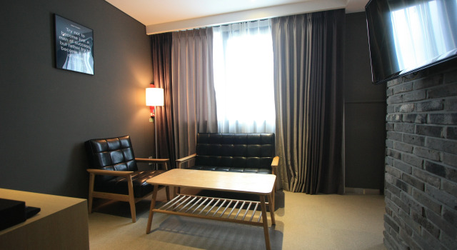 Полулюкс с красивым видом из окна Отель Vella Suite Suwon