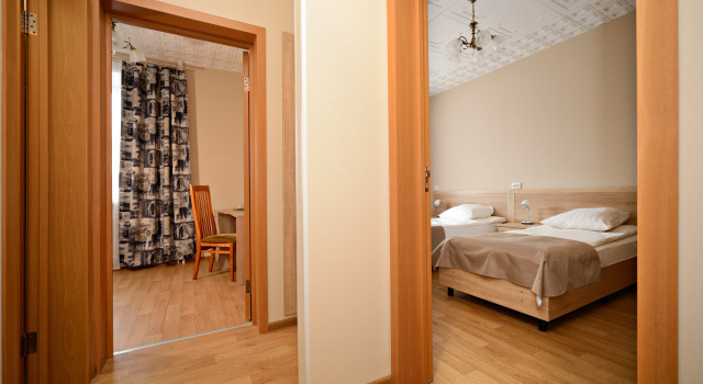 Camera tripla Standard Hotel SRGK VOS