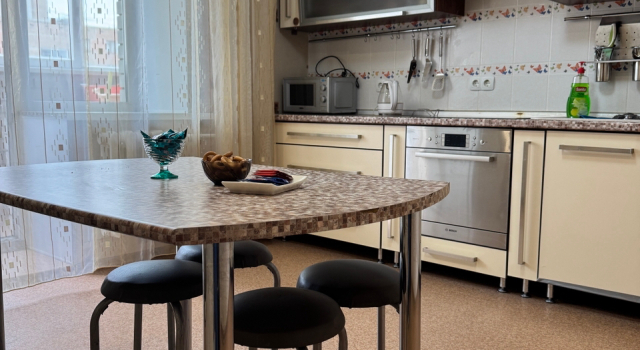 Uytnie i Prostornie Living quarters, Prenota Hotel Hotel a Barnaul con parcheggio, Parcheggio