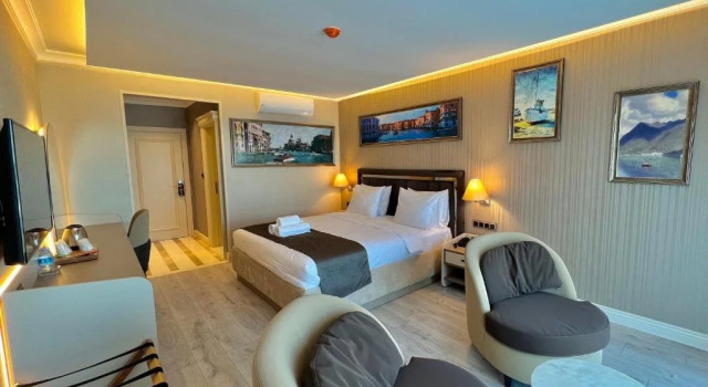 Номер Deluxe с красивым видом из окна MQ Hotel Suites & SPA