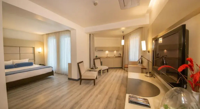 Полулюкс с видом на город MY Hotel