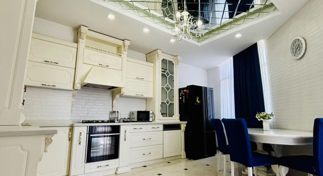 Bolshaya Kvartira Klassa Vip Flat, Book Apartment Batumi 