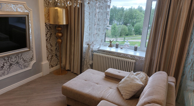 Uyutnaya Bolshaya V Tsentre S Vidom Na Park Flat, Prenota Appartamento Hotel a Carelia con parcheggio, Parcheggio