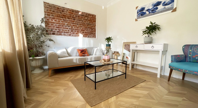 2BR/2Bath Central Apt, Balcony - Near Hilton Apartments, Varaa Huoneisto Hotellit Marmara-alue pysäköinnillä, Pysäköinti