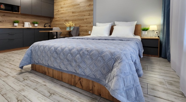 Двухместные апартаменты с балконом и с красивым видом из окна Апартаменты Comfort Home Вип в Метрополис 1