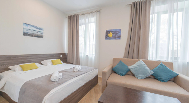 Deluxe Doppel Zimmer mit Stadtblick 4Guest Hotel