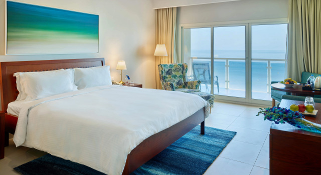Двухместный номер Standard с балконом и с видом на океан Отель Radisson Blu Resort Fujairah