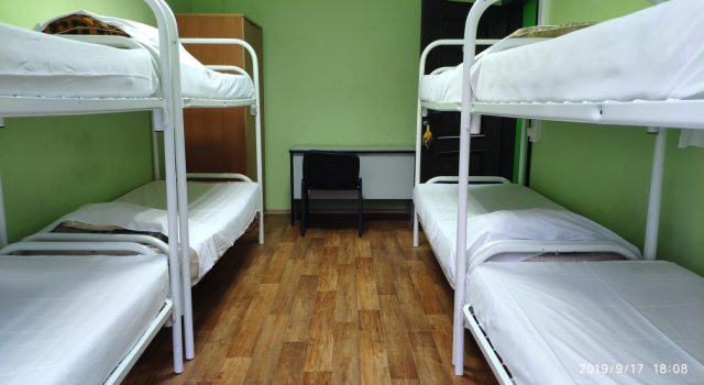 Кровать в общем номере (женский номер) с красивым видом из окна Хостел HotelHot Перово