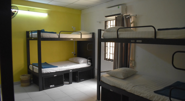 Кровать в общем номере Hangout Hostel HCM